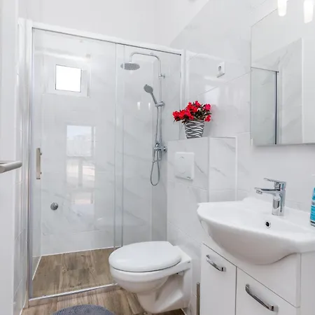 Awesome In With Kitchen Holiday home