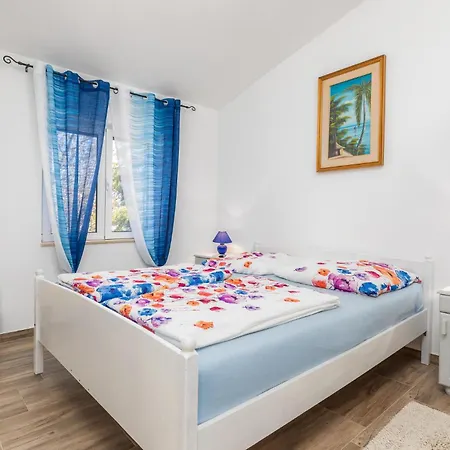 Awesome In With Kitchen Holiday home