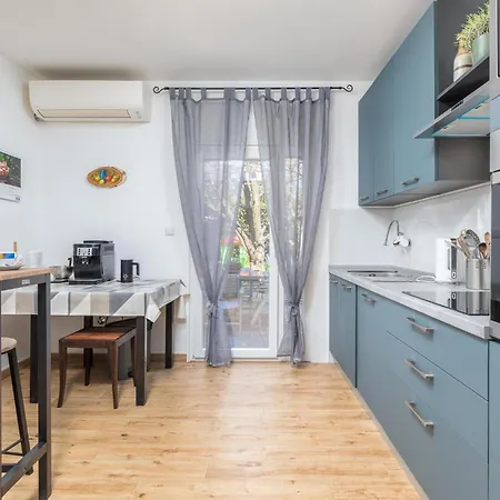 Holiday home Awesome In With Kitchen