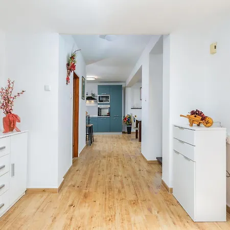 Holiday home Awesome In With Kitchen *