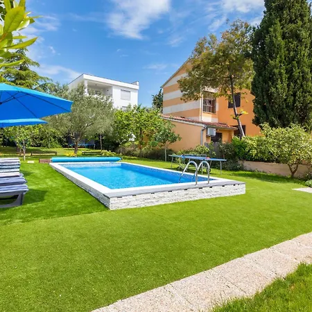 Holiday home Awesome In With Kitchen Fazana